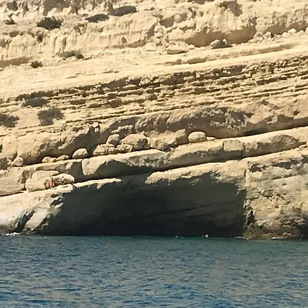Eleni מלון דירות